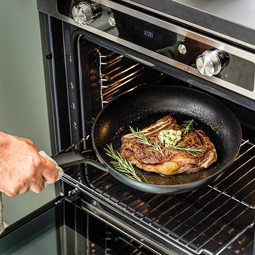 Produktbild von KitchenAid, Pfanne 20 cm Classic Forged
