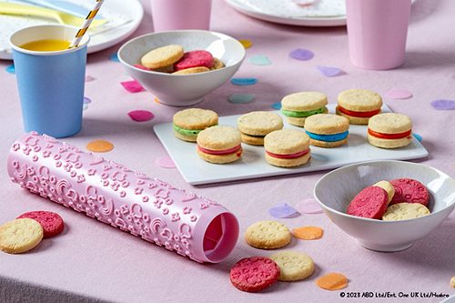Produktbild von Dr. Oetker, Präge-Teigrolle mit Ausstecher