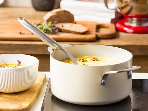 Produktbild von KitchenAid, Kasserolle mit Deckel Creme 20 cm