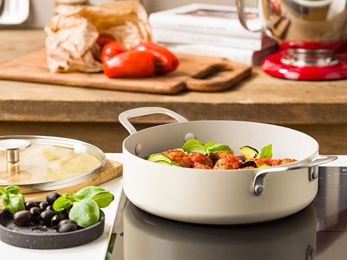 Produktbild von KitchenAid, Schmorpfanne Creme 24 cm