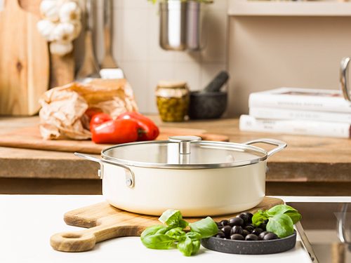 Produktbild von KitchenAid, Schmorpfanne Creme 24 cm