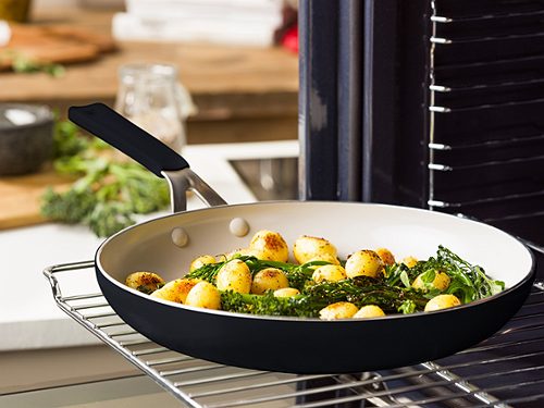 Produktbild von KitchenAid, Bratpfanne 24 cm schwarz