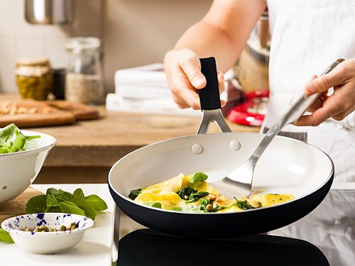 Produktbild von KitchenAid, Bratpfanne 24 cm schwarz