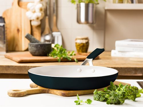 Produktbild von KitchenAid, Bratpfanne 28 cm schwarz