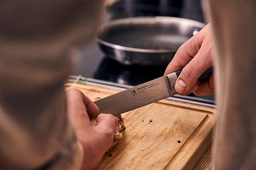 Produktbild von Zwilling HENCKELS, Fleischmesser 16cm Forged Accent Glattschliff