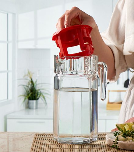 Produktbild von Pasabahce, Glaskrug 1,25 Liter roter Deckel