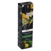 Slika produkta DOMAČI SKUTNI ŠTRUKLJI S PEHTRANOM IN DOMAČIMI SUHIMI HRUŠKAMI UROŠ ŠTEFELIN, SPAR PREMIUM, 300G